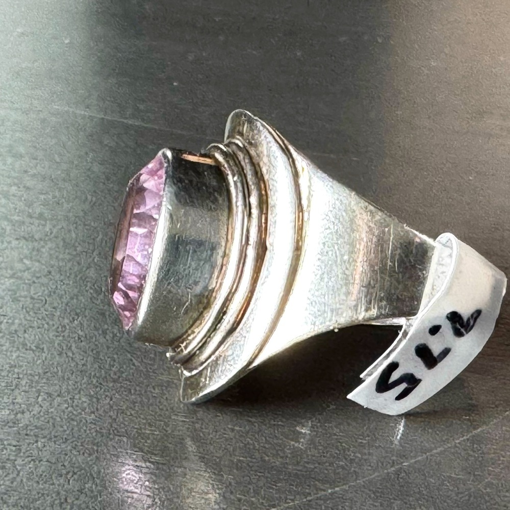 Beautiful Pink Gemstone Ring - image 8